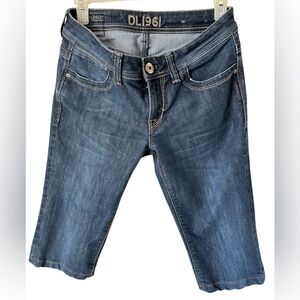 DL1961 women's premium blue jean denim capri shorts size 27 mid rise